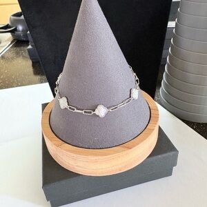 Mother of Pearl Clover Style Paperclip Bracelet